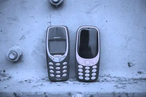  Nokia 3310 old and new