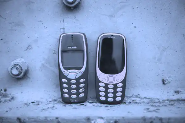 Nokia 3310 old and new